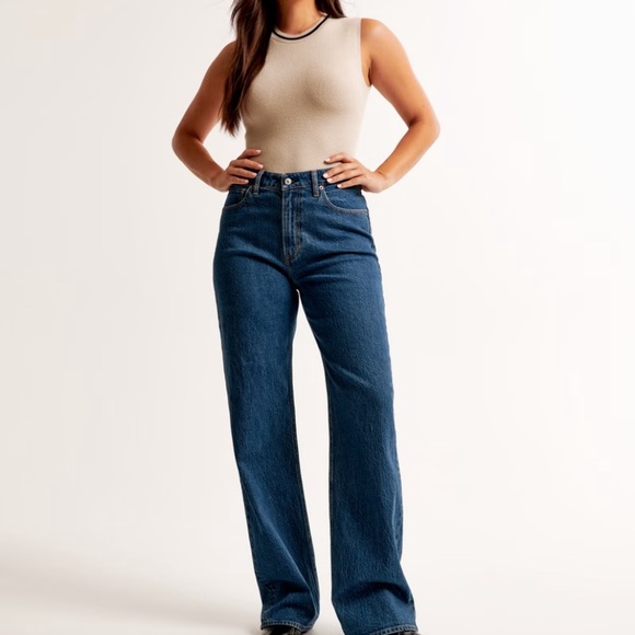 Curve Love High Rise 90s Relaxed Jean - Picture 2 of 9